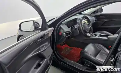 Jaguar XE 2018 2.0 Автомат в Москве № 335824, миниатюра 10