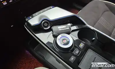 Kia EV6 2023 0.1 Автомат в Москве № 361509, миниатюра 9