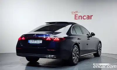 Mercedes-Benz E-Class 2024 2.0 Автомат в Москве № 369035, миниатюра 2