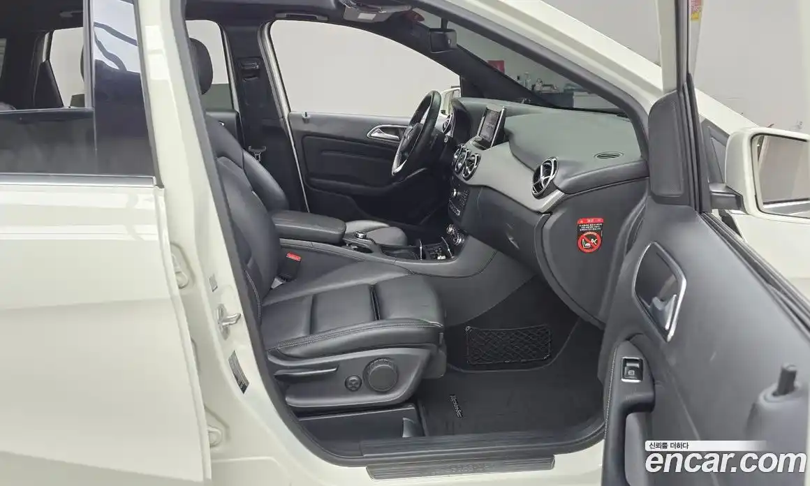 Mercedes-Benz B-Class 2018 2.0 Автомат в Москве № 371980, фото 11