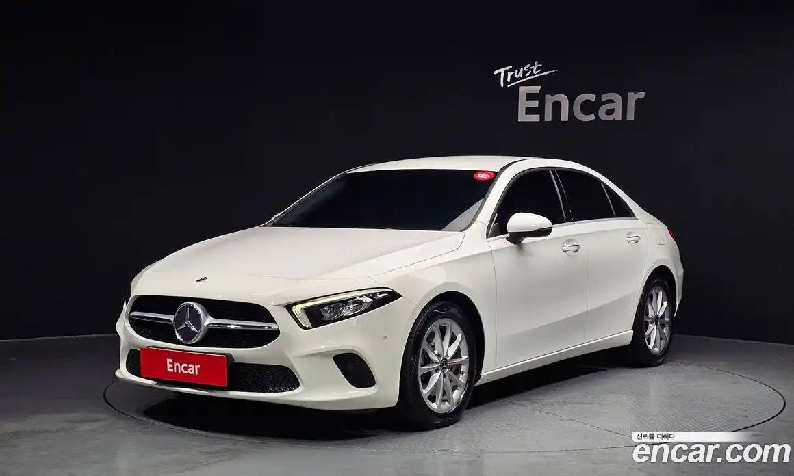 Mercedes-Benz A-Class 2020 2.0 Автомат в Москве № 413246, фото 1