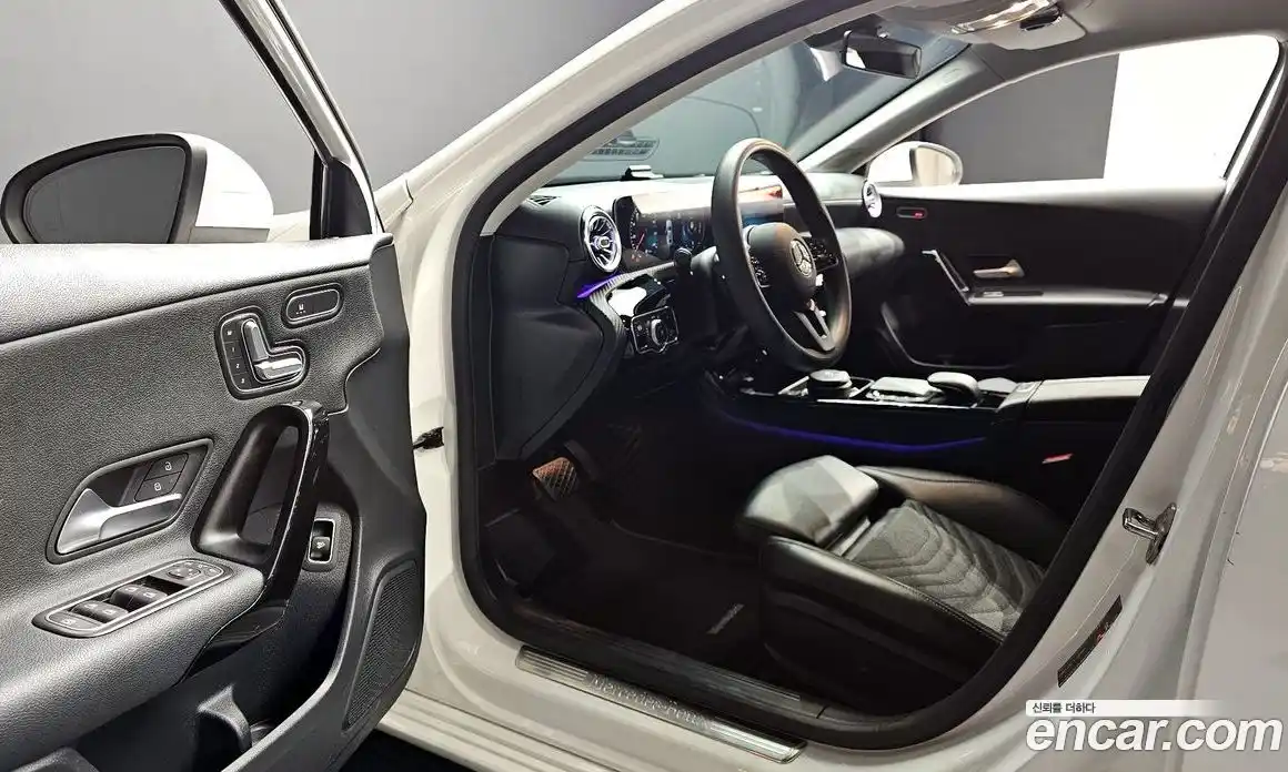 Mercedes-Benz A-Class 2020 2.0 Автомат в Москве № 413246, фото 12