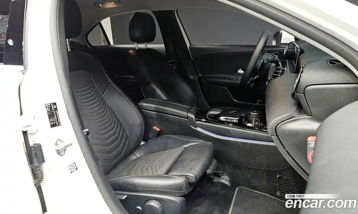 Mercedes-Benz A-Class 2020 2.0 Автомат в Москве № 413246, фото 10