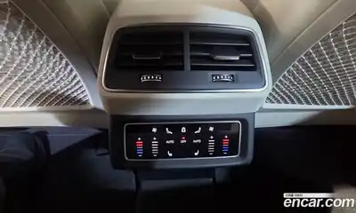 Audi Q8 e-tron 2024 Автомат в Москве № 415099, миниатюра 12