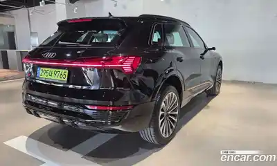 Audi Q8 e-tron 2024 Автомат в Москве № 415099, миниатюра 2