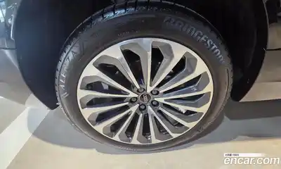 Audi Q8 e-tron 2024 Автомат в Москве № 415099, миниатюра 5