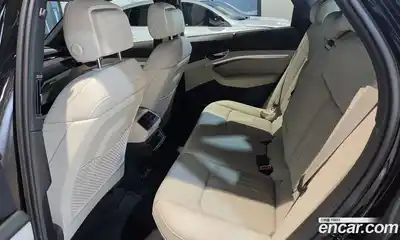 Audi Q8 e-tron 2024 Автомат в Москве № 415099, миниатюра 6