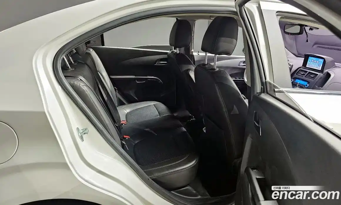 Chevrolet Aveo 2014 1.6 Автомат в Москве № 42343, фото 12