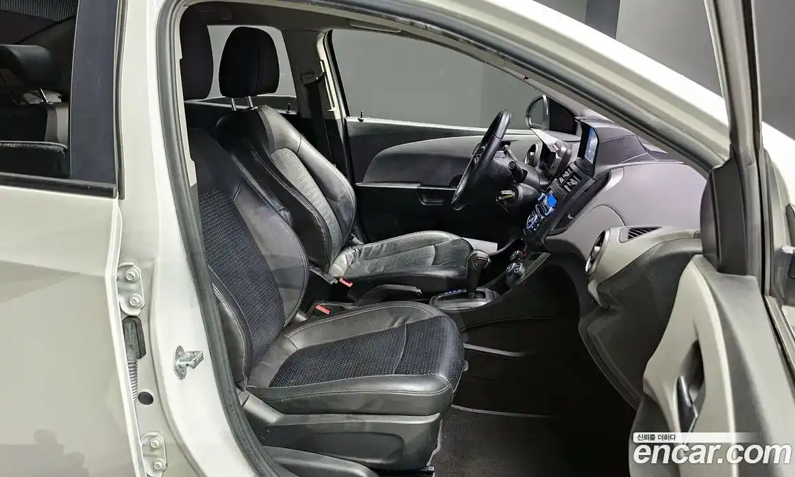 Chevrolet Aveo 2014 1.6 Автомат в Москве № 42343, фото 14