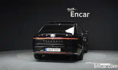 Hyundai Grandeur 2023 3.5 Автомат в Москве № 449478, миниатюра 4