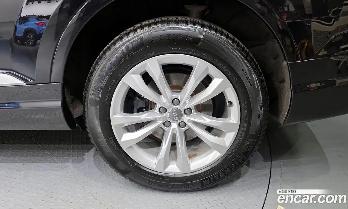 Audi Q7 2019 2.0 Автомат в Москве № 468763, фото 5