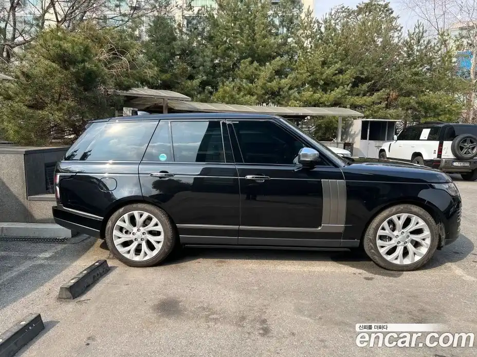 Land Rover Range-Rover 2022 5.0 Автомат в Москве № 471531, фото 3