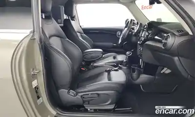 Mini Cooper 2019 1.5 Автомат в Москве № 471993, миниатюра 11