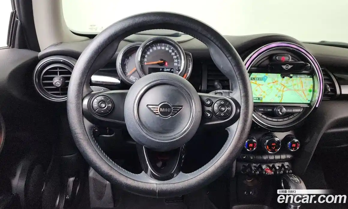 Mini Cooper 2019 1.5 Автомат в Москве № 471993, фото 13