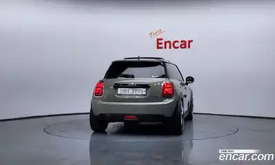 Mini Cooper 2019 1.5 Автомат в Москве № 471993, миниатюра 4