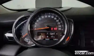 Mini Cooper 2019 1.5 Автомат в Москве № 471993, миниатюра 8