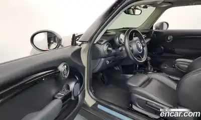 Mini Cooper 2019 1.5 Автомат в Москве № 471993, миниатюра 10