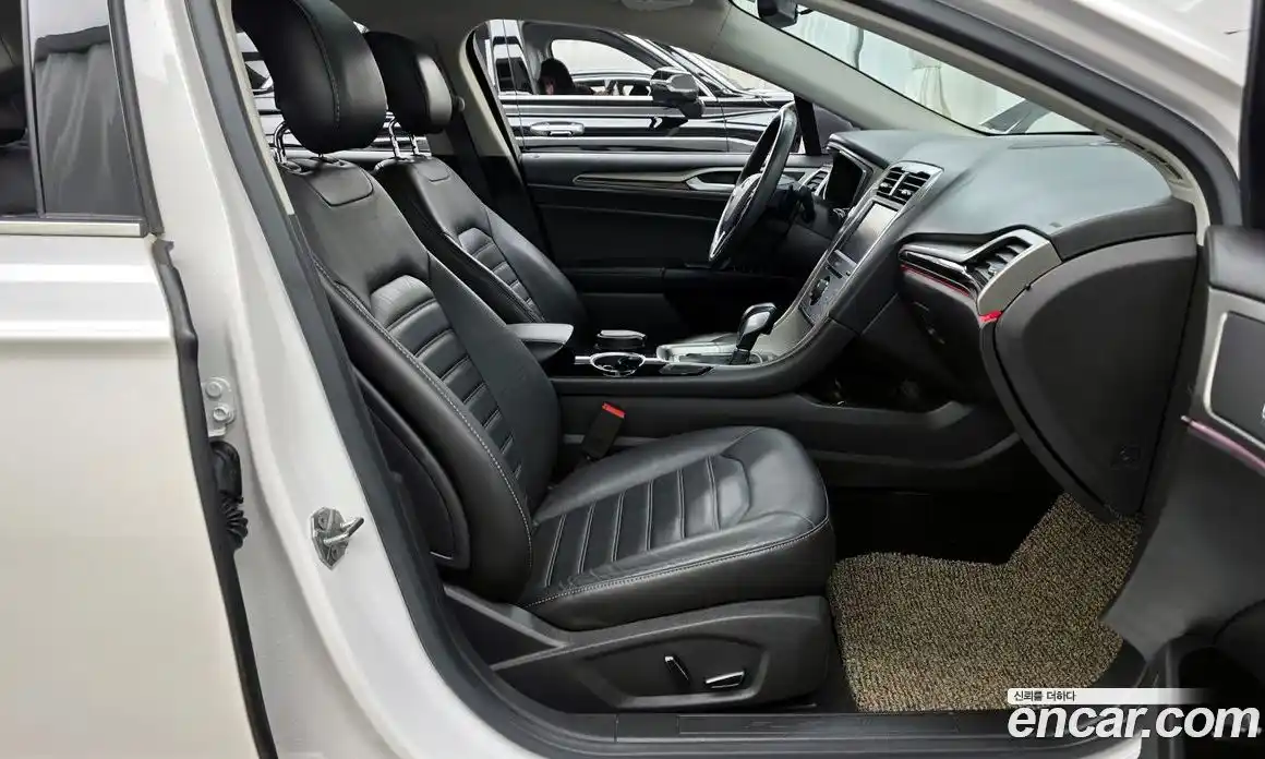 Ford Fusion 2013 2.0 Автомат в Москве № 473463, фото 11