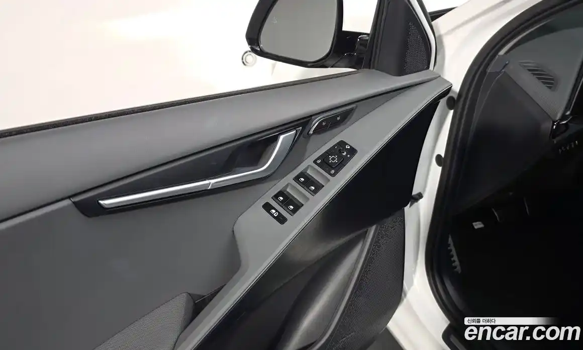 Kia Niro 2025 1.6 Автомат в Москве № 53959, фото 18