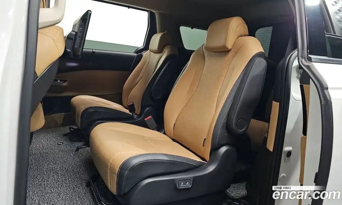 Kia Canival 2023 3.5 Автомат в Москве № 10699, фото 18