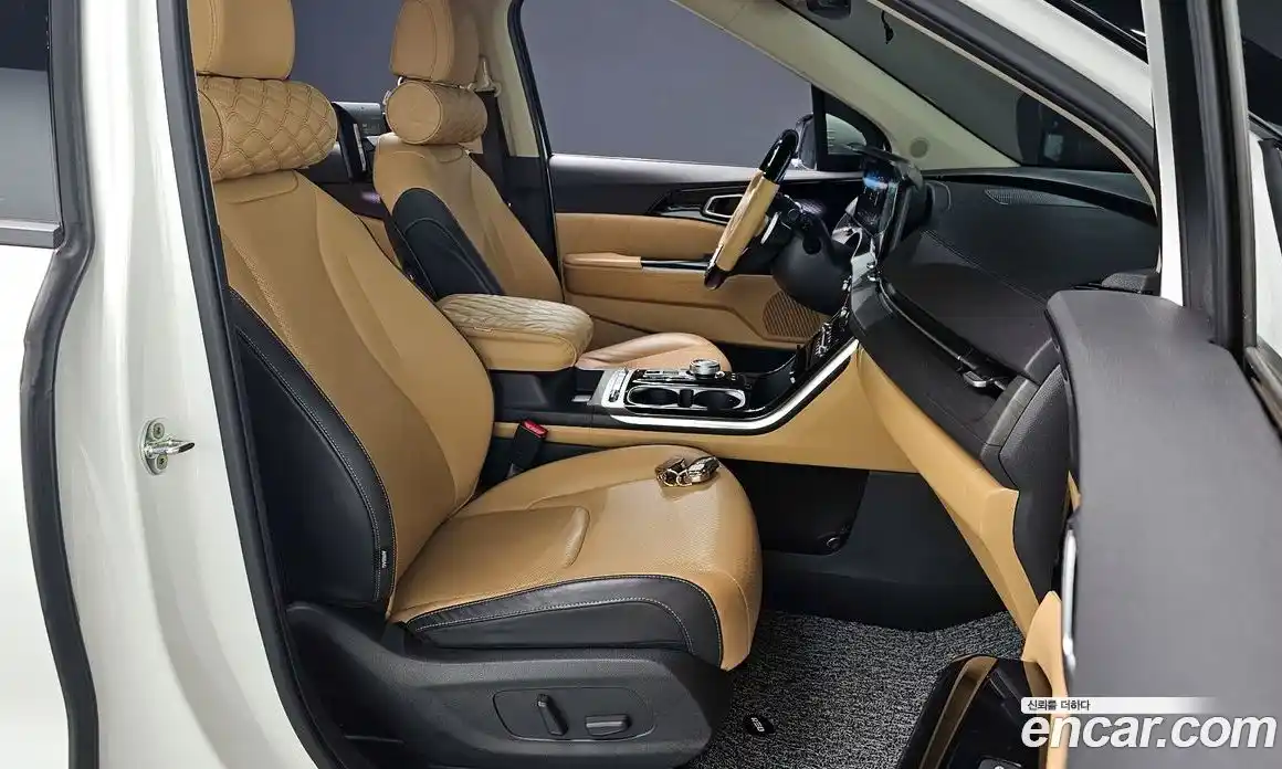 Kia Canival 2023 3.5 Автомат в Москве № 10699, фото 19