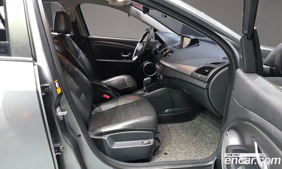 Renault SM3 2017 1.6 Автомат в Москве № 107008, фото 15