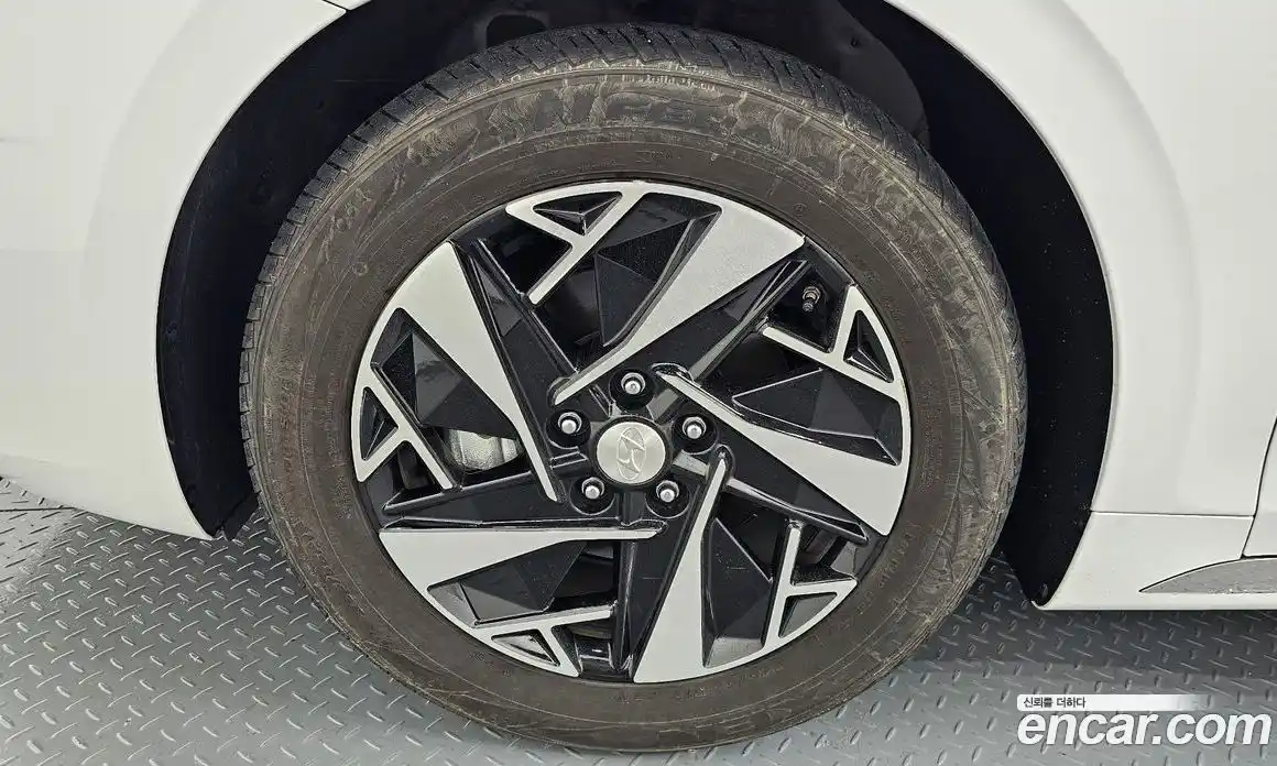 Hyundai Grandeur 2023 2.4 Автомат в Москве № 111302, фото 18