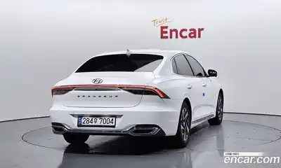 Hyundai Grandeur 2023 2.4 Автомат в Москве № 111302, миниатюра 3