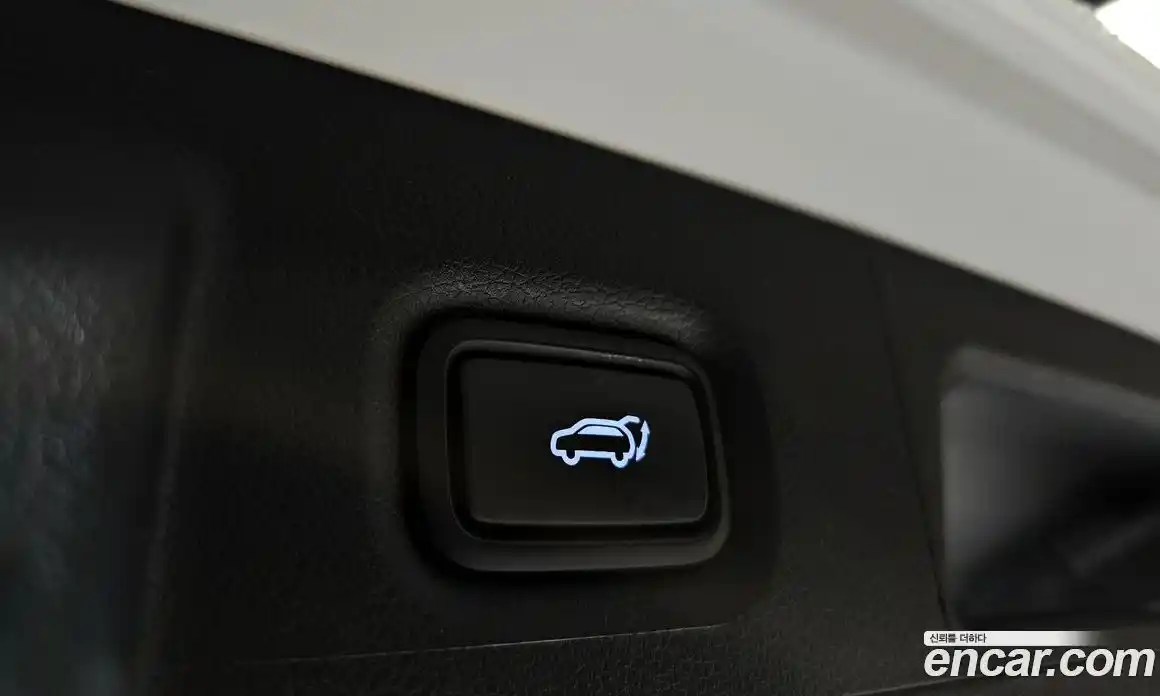 Hyundai Santa Fe 2022 1.6 Автомат в Москве № 112659, фото 17