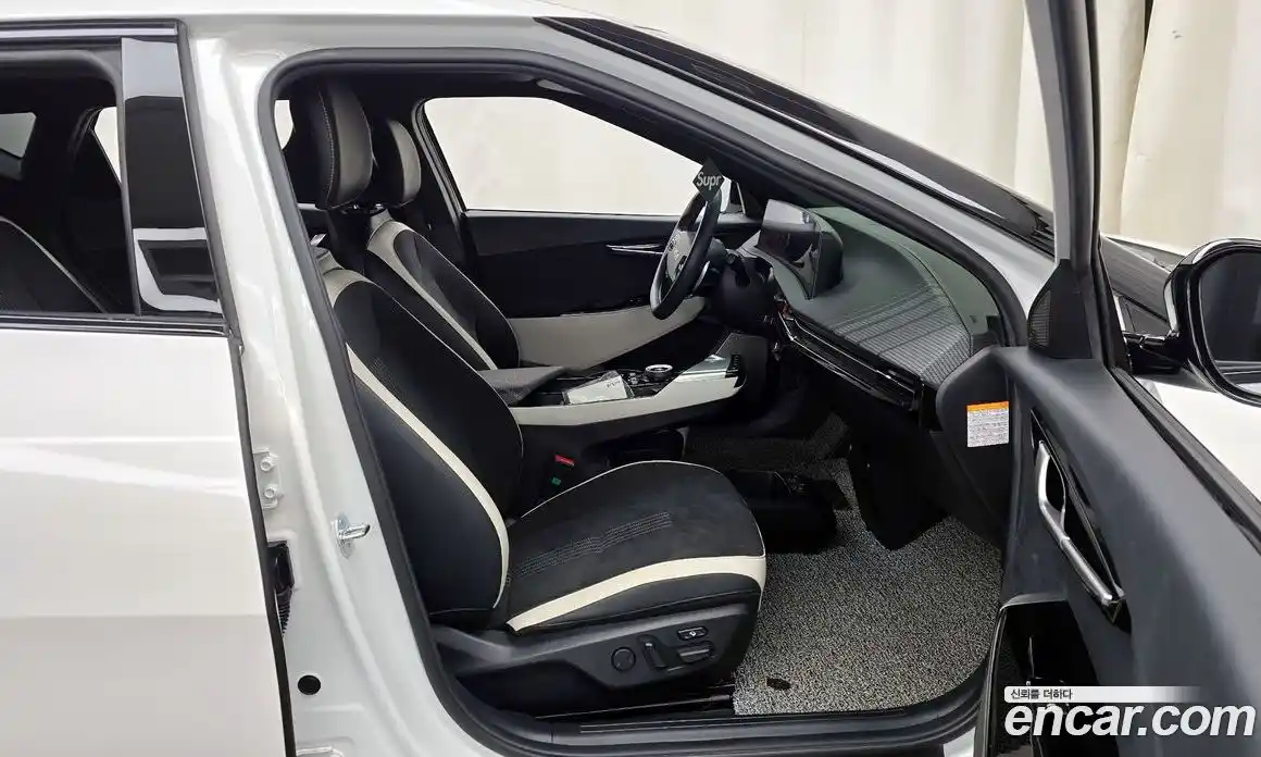 Kia EV6 2022 0.1 Автомат в Москве № 121576, фото 11