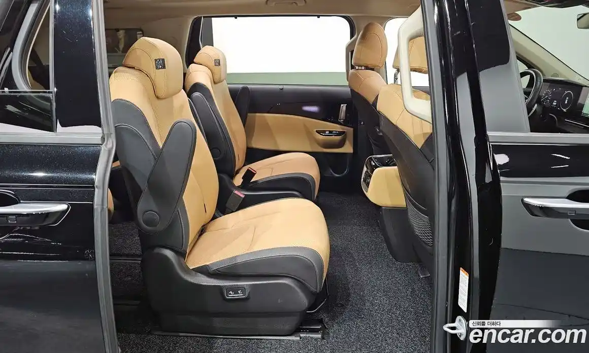 Kia Canival 2023 2.2 Автомат в Москве № 133814, фото 15