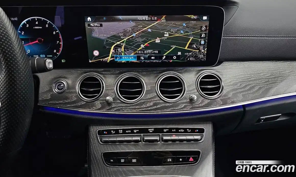 Mercedes-Benz E-Class 2021 2.0 Автомат в Москве № 140079, фото 12