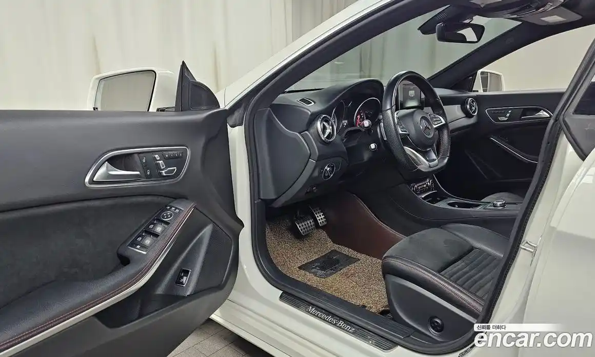 Mercedes-Benz CLA-Class 2018 2.0 Автомат в Москве № 141389, фото 14