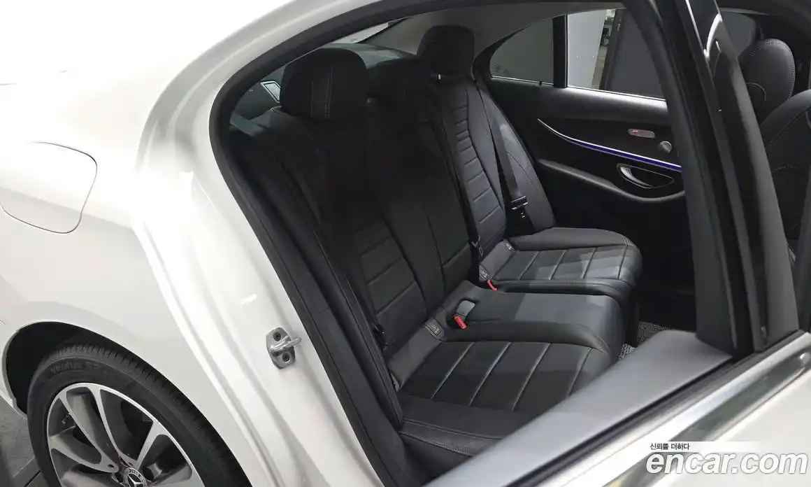 Mercedes-Benz E-Class 2019 2.0 Автомат в Москве № 143683, фото 13