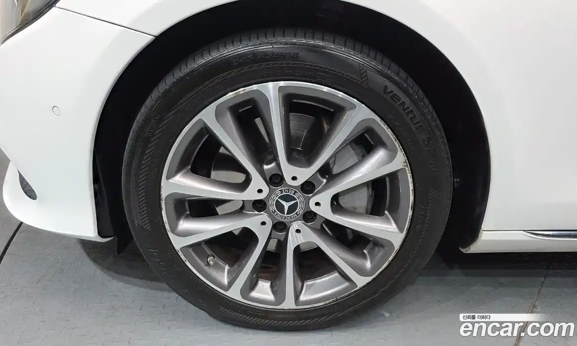 Mercedes-Benz E-Class 2019 2.0 Автомат в Москве № 143683, фото 3