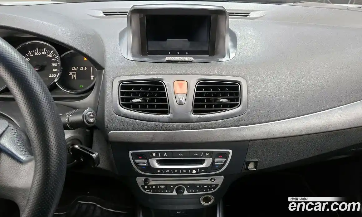 Renault SM3 2011 1.6 Автомат в Москве № 150107, фото 18