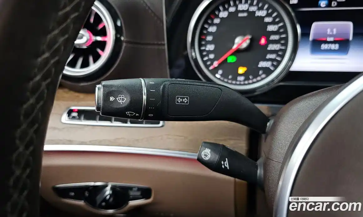 Mercedes-Benz E-Class 2019 1.9 Автомат в Москве № 160513, фото 18