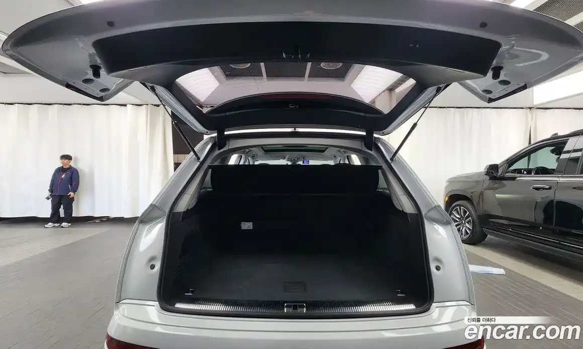 Audi Q7 2021 3.0 Автомат в Москве № 163214, фото 17