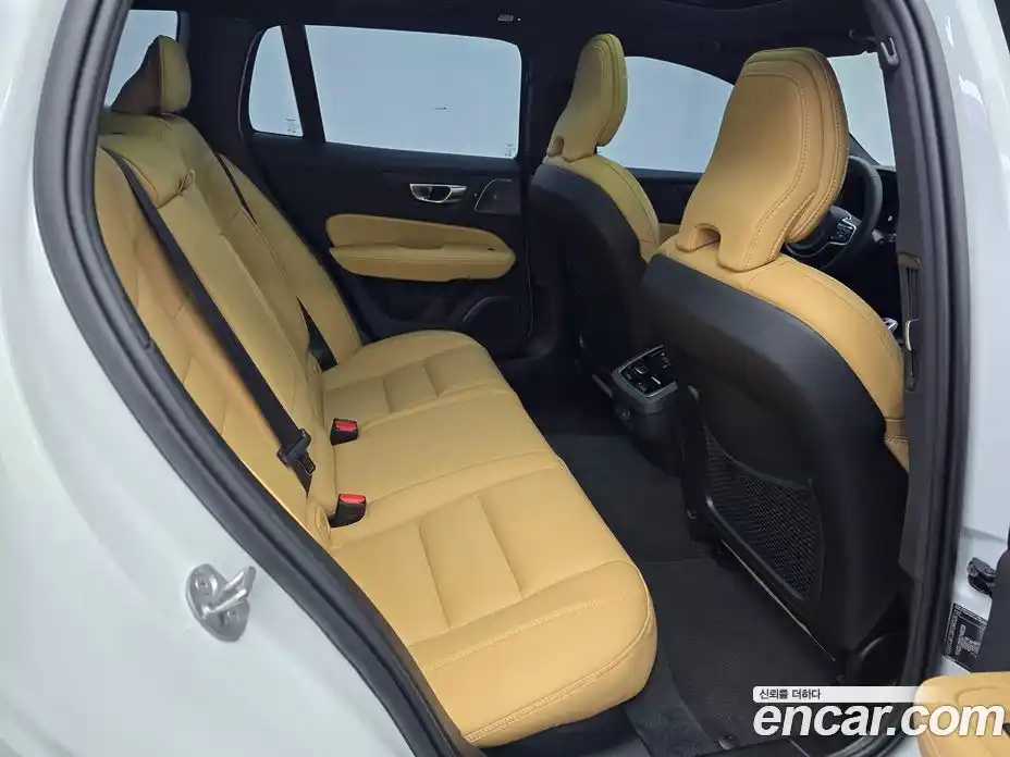 Volvo V60 2023 2.0 Автомат в Москве № 164809, фото 12