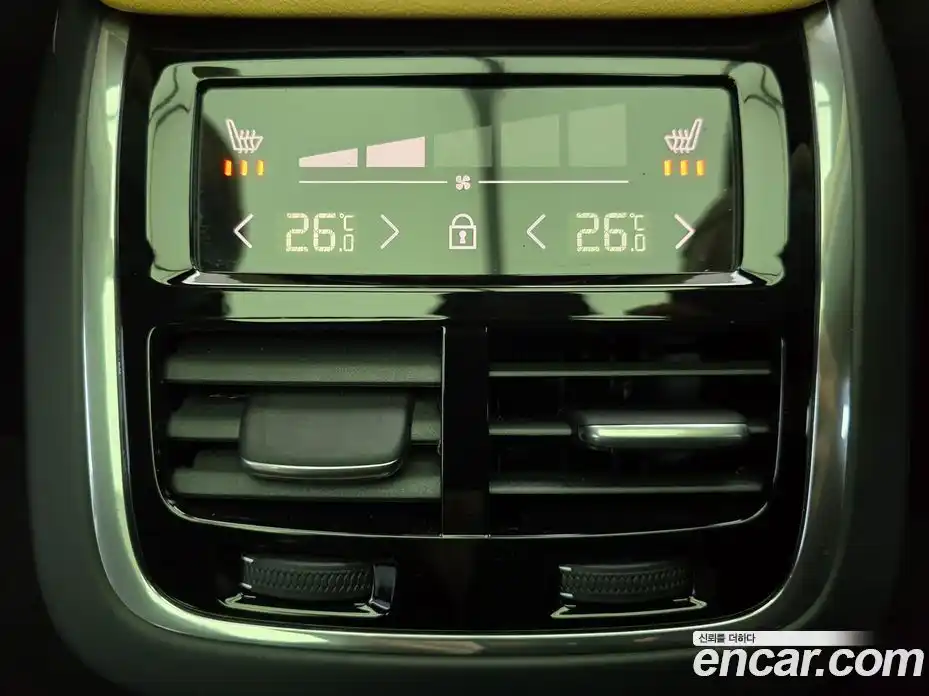 Volvo V60 2023 2.0 Автомат в Москве № 164809, фото 13