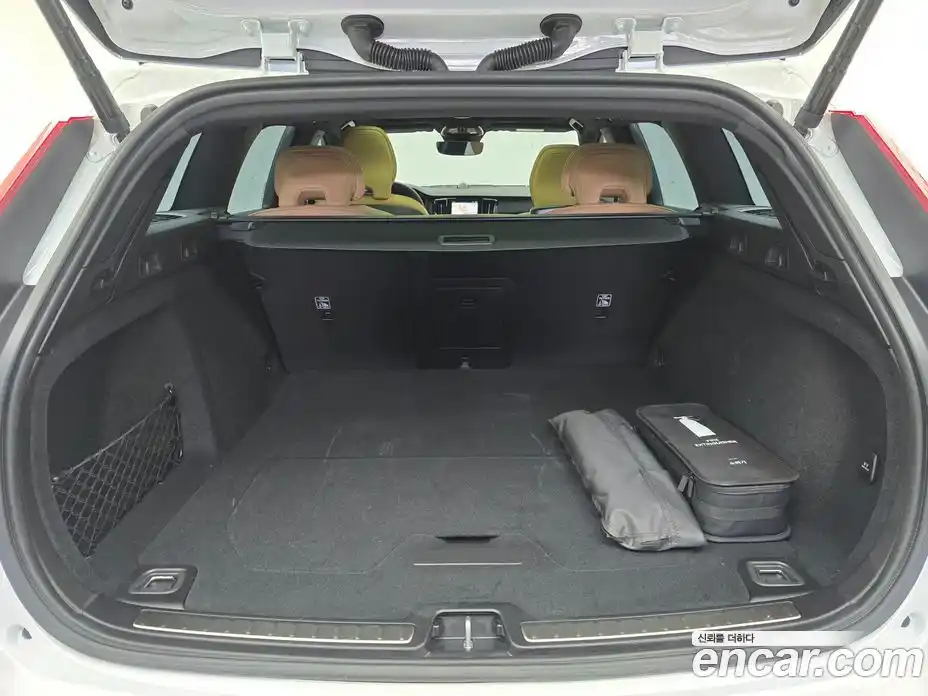 Volvo V60 2023 2.0 Автомат в Москве № 164809, фото 20