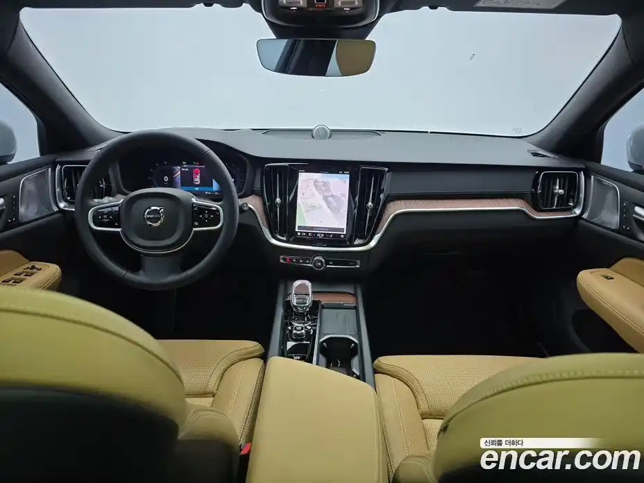 Volvo V60 2023 2.0 Автомат в Москве № 164809, фото 7