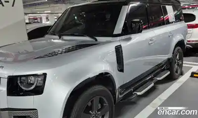 Land Rover Defender, 2023