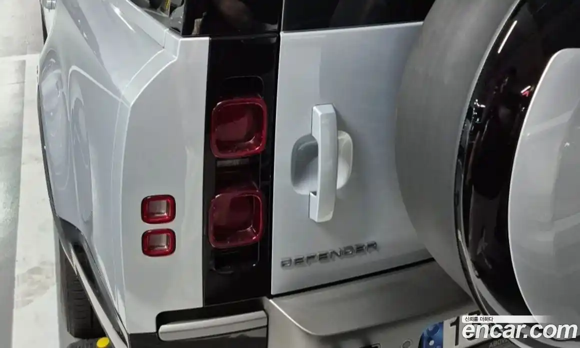 Land Rover Defender 2023 3.0 Автомат в Москве № 166722, фото 4