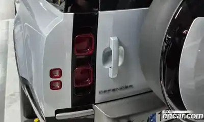 Land Rover Defender 2023 3.0 Автомат в Москве № 166722, миниатюра 4