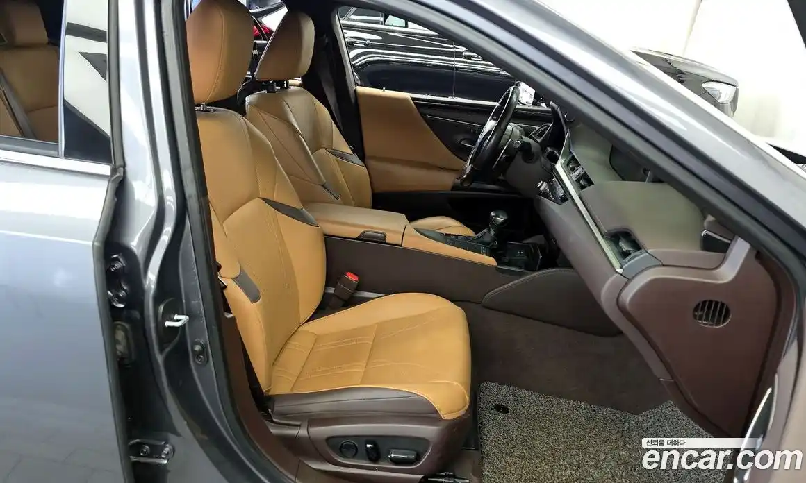 Lexus ES 2021 2.5 Автомат в Москве № 168196, фото 20