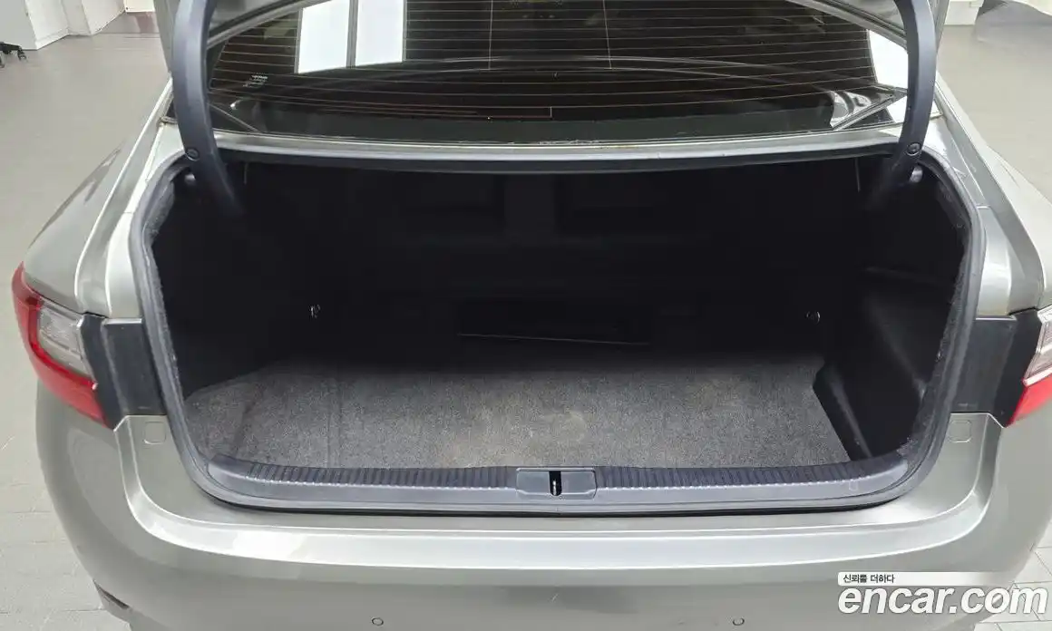 Lexus ES 2016 2.5 Автомат в Москве № 168246, фото 9