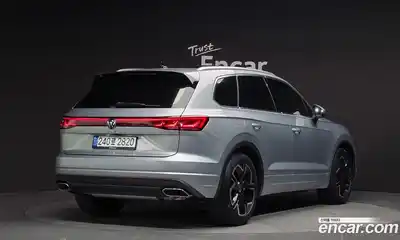 Volkswagen Touareg 2024 3.0 Автомат в Москве № 168437, миниатюра 2