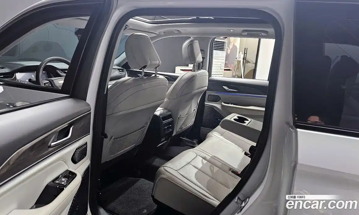 Jeep Cherokee 2023 3.6 Автомат в Москве № 169485, фото 11