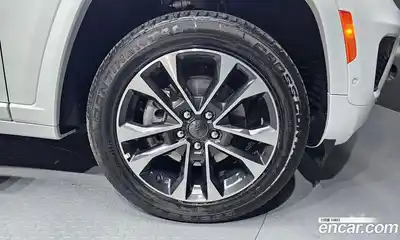 Jeep Cherokee 2023 3.6 Автомат в Москве № 169485, миниатюра 5